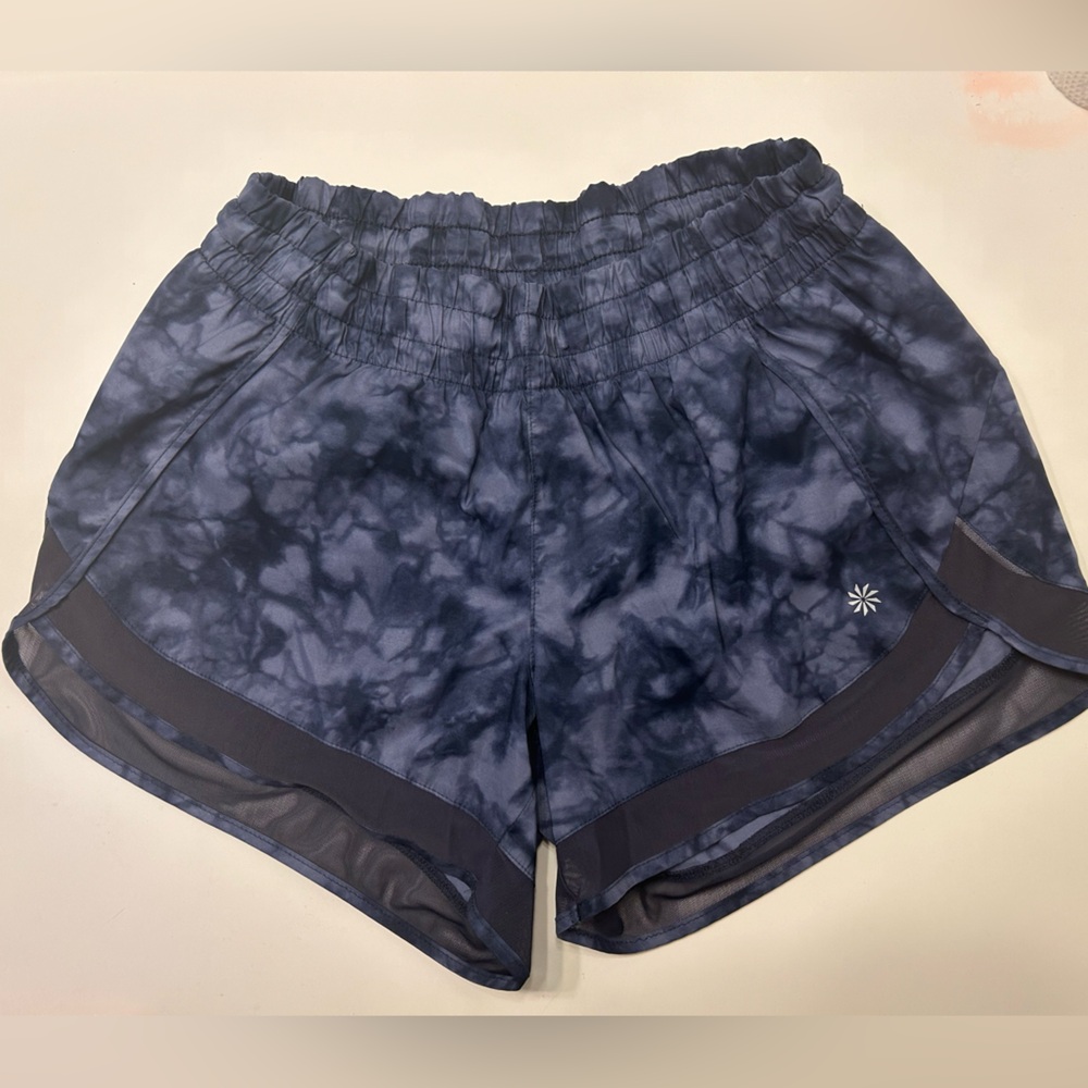 Athleta Mesh Racer Run 3inch shorts, XS